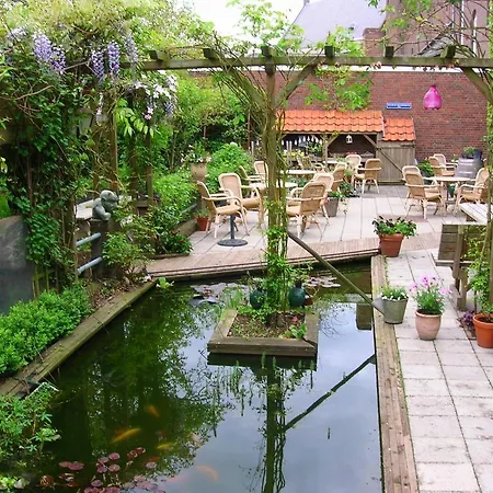 Door & Roos מלון 3*