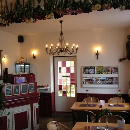 Door & Roos Bed & Breakfast 3*